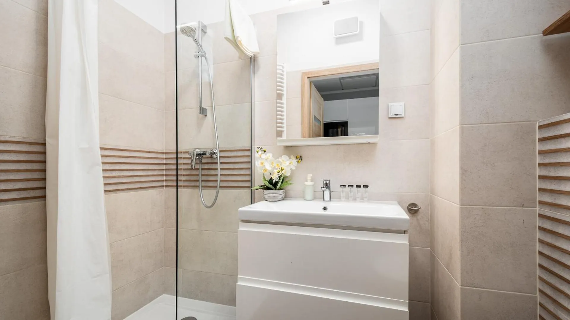 Apartment Prymasa Tysiaclecia 83A City Center View By Perfect Apart Warsaw