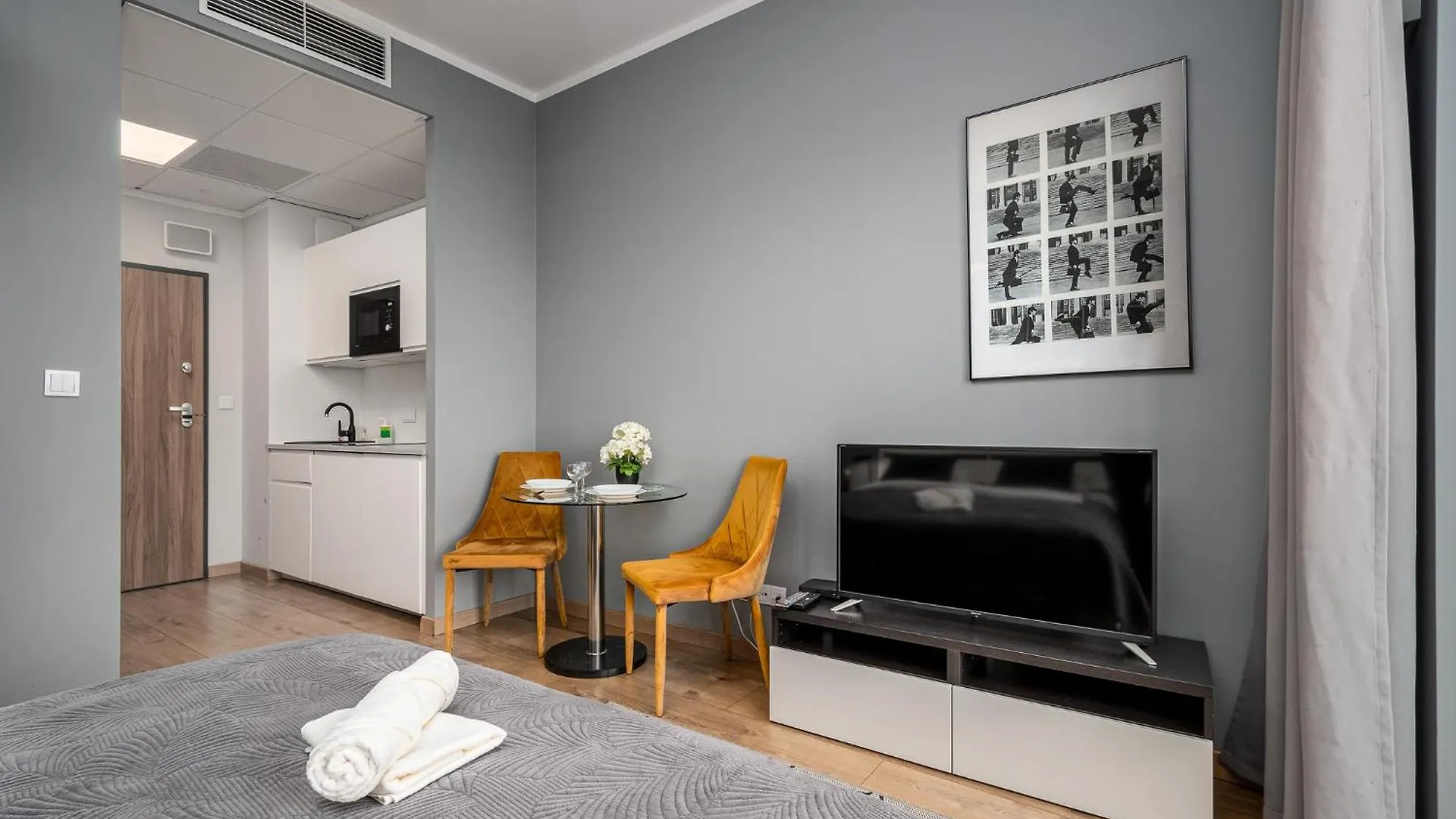 Apartment Prymasa Tysiaclecia 83A City Center View By Perfect Apart Warsaw Poland